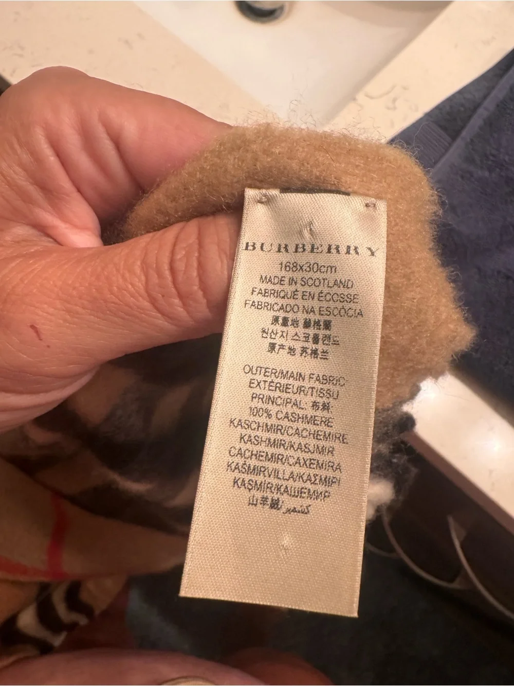 Burberry luxurious cashmere